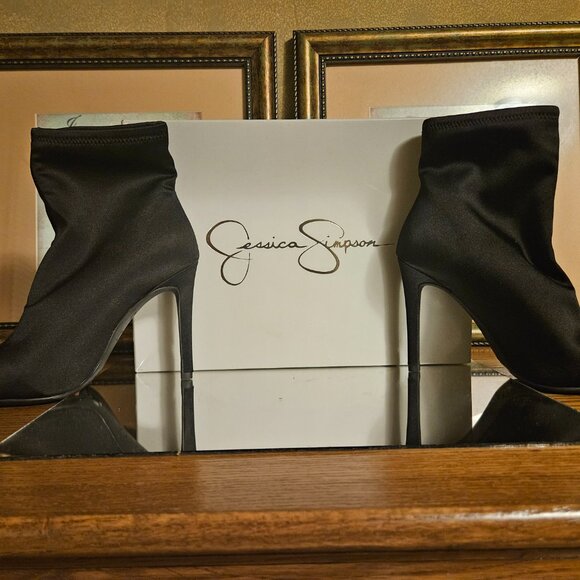 Jessica Simpson Black Pelenna Satin Floral Applique Stretch Bootie - 6M - Picture 2 of 6